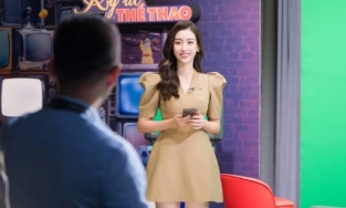 Đỗ Mỹ Linh trở lại VTV khẳng định đi dẫn không để làm hình ảnh