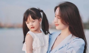 3 mẹ con HH Đặng Thu Thảo dưới ống kính của chồng đại gia khiến các mỹ nhân showbiz phải 'trời ơi'