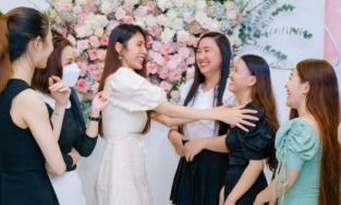 Vừa tái xuất, Thủy Tiên đã tâm tư: 'Công Vinh có thể bỏ chị nhưng...'