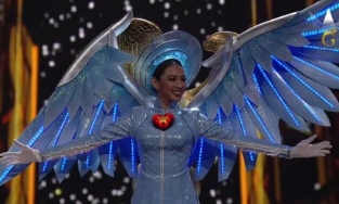 Gặp sự cố 'gãy cánh', Thùy Tiên vẫn dẫn đầu bình chọn Trang phục dân tộc 