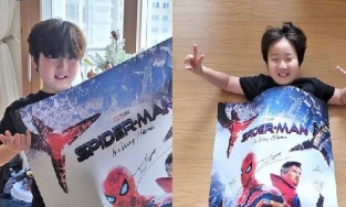 Tom Holland gửi quà cho fan nhí 9 tuổi ở tận Hàn Quốc chỉ vì một lời hứa trên mạng