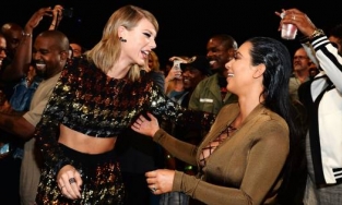 Hậu ly hôn Kanye West, Kim Kardashian thừa nhận thích nhạc của Taylor Swift