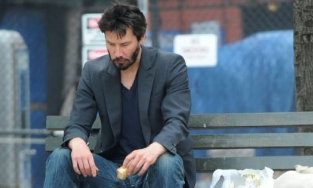 Sự thật đằng sau bức ảnh nỗi đau vĩ đại của Keanu Reeves từng khiến MXH 'dậy sóng'