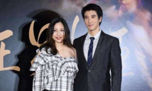 Tiết lộ nội dung tin nhắn giữa Vương Lực Hoành và 'tiểu tam', phía nam ca sĩ chuẩn bị kiện vợ cũ?