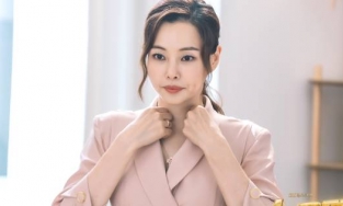 'Hoa hậu đẹp nhất Hàn Quốc' Honey Lee mang thai 4 tháng sau 1 tháng kết hôn 