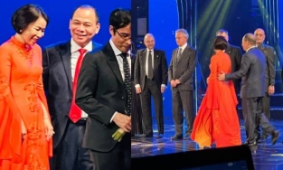 Những khoảnh khắc tinh tế và tình tứ mà tỷ phú Phạm Nhật Vượng dành cho vợ ngay trên sóng trực tiếp