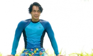 Chủ tịch Ngân hàng ACB khoe thân hình ướt át quyến rũ trước thềm 'Quốc tế dọn nhà' 