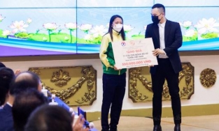 Đội tuyển bóng đá nữ Việt Nam được Vũ Khắc Tiệp tặng nửa tỷ 