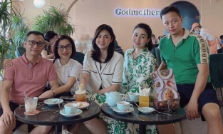 Vắng chồng, Á hậu Thanh Tú lại thành 'gái son'