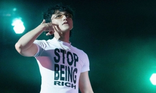 Sơn Tùng xuất hiện gây bão trong trang phục áo bó quần tụt liệu có lộ chiều cao thật? 