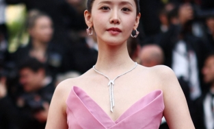 YOONA BỊ “PHÂN BIỆT ĐỐI XỬ' TẠI LHP CANNES KHIẾN NETIZEN HÀN “DẬY SÓNG'