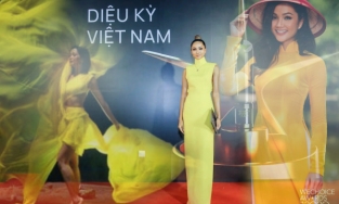 Đi tìm màu sắc trang phục “chân ái” của Hoa hậu H’hen Niê?