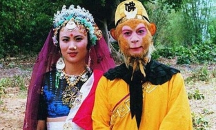 Tôn Ngộ Không kỷ niệm 34 năm ngày cưới với cô thư ký đoàn phim Tây Du ký