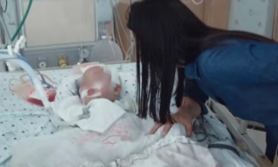 Cặp vợ chồng đông lạnh thi hài con gái 3 tuổi với hy vọng bé sẽ hồi sinh