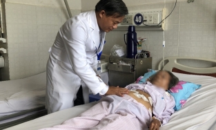 Cần Thơ: Dạ dày cụ bà 84 tuổi nằm trọn trong lồng ngực