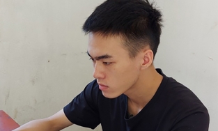 Thiếu tiền tiêu, bán bạn gái cầm 15 triệu liền tay