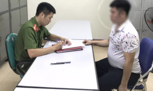 Bố cháu bé 2 tuổi bị đánh tại trường mầm non tiếp tục từ chối lời xin lỗi