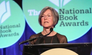 Nữ nhà thơ Mỹ Louise Glück đoạt giải Nobel Văn học 2020