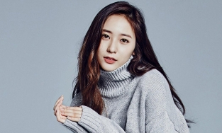 Krystal đã rời SM Entertainment sau 11 năm gắn bó