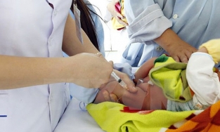 Vĩnh Phúc: Bé một ngày tuổi tử vong sau tiêm vaccine viêm gan B