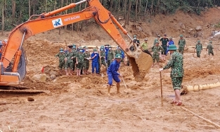 Sạt lở ở Rào Trăng 3: Hoãn tìm kiếm người mất tích do mưa quá lớn 