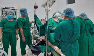 Thai phụ 38 tuổi đau bụng dữ dội do vỡ tử cung