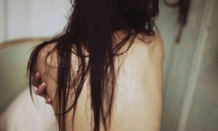 Thiếu nữ 16 tuổi bị tống tiền vì lộ clip 'nóng'