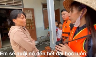 2 trẻ vùng lũ phải nghỉ học vì nghèo, Thủy Tiên nhận nuôi đến hết đại học