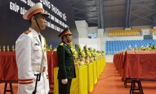 Lễ tang 22 chiến sĩ hy sinh tại Quảng Trị