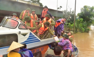 Miền Trung huy động tổng lực để phục vụ cho công tác ứng phó bão số 8