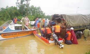 Vào Quảng Bình từ thiện: Nên thuê cano, ăn, nghỉ ở đâu?