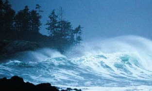 Bão Molave có thể vào Biển Đông trong hai ngày tới với cấp 13