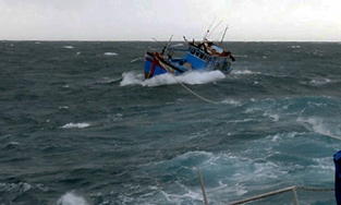 9 ngư dân gặp nạn trên đường chạy về biển Lý Sơn tránh bão Saudel