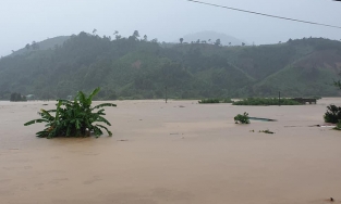 Kon Tum ngập nặng sau siêu bão Molave