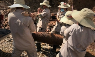 7 quả bom MK 82 và nhiều đạn pháo lộ thiên sau mưa lũ ở Quảng Trị