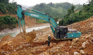 Lực lượng chức năng dự kiến nắn dòng Rào Trăng để tìm kiếm người mất tích