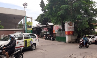 Phát hiện người đàn ông tử vong có vết cắt trên cổ bên cạnh trường Đại học