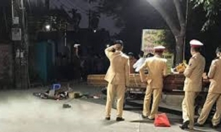 Hưng Yên: Đi xe đạp điện với chị, bé trai 3 tuổi tử vong thương tâm