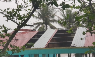 Bão Vamco đã làm 17 người bị thương, 1.356 ngôi nhà bị hư hỏng