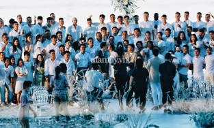 Công Phượng khóa môi Viên Minh trước các khách mời