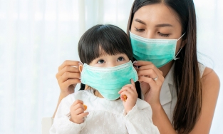 Cách đeo khẩu trang đúng và loại khẩu trang nên đeo để chống Covid-19