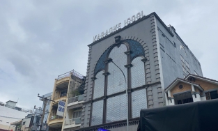 Bé 1 tuổi nhiễm Covid-19 đã tiếp xúc gần với nhiều người, đi nhiều quán ăn, hội chợ và ra sân bay