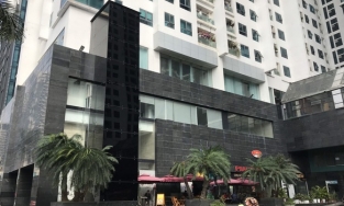 Cận cảnh chiếc thang máy không có lan can khiến người đàn ông rơi từ tầng 2 xuống 