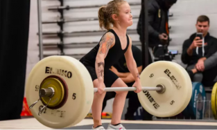 Cô bé 7 tuổi khỏe nhất thế giới có thể nâng tạ 80 kg