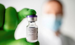 Vaccine Covid-19 của Úc bị hủy vì cho dương tính giả với HIV