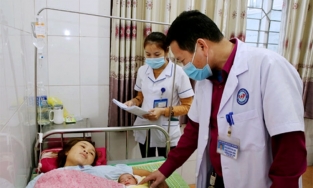 Cứu sống sản phụ bị vỡ tử cung khi mang thai lần 3 sau 2 lần sinh mổ