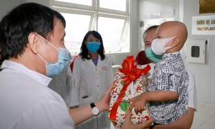 Thừa Thiên Huế: Ghép tủy tự thân cứu bé trai mắc u nguyên bào thần kinh