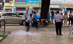 Nam thanh niên rơi từ lầu 4 tử vong trong trường ĐH Thủ Dầu Một