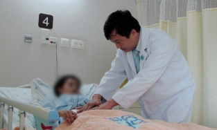 Ho khan, tức ngực khó thở hơn nửa năm mới phát hiện ung thư tuyến ức