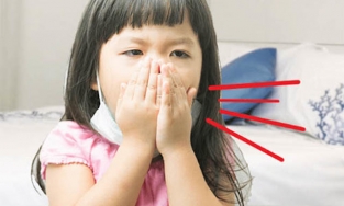 Bác sĩ chỉ ra sai lầm của hàng triệu cha mẹ khi con bị ho